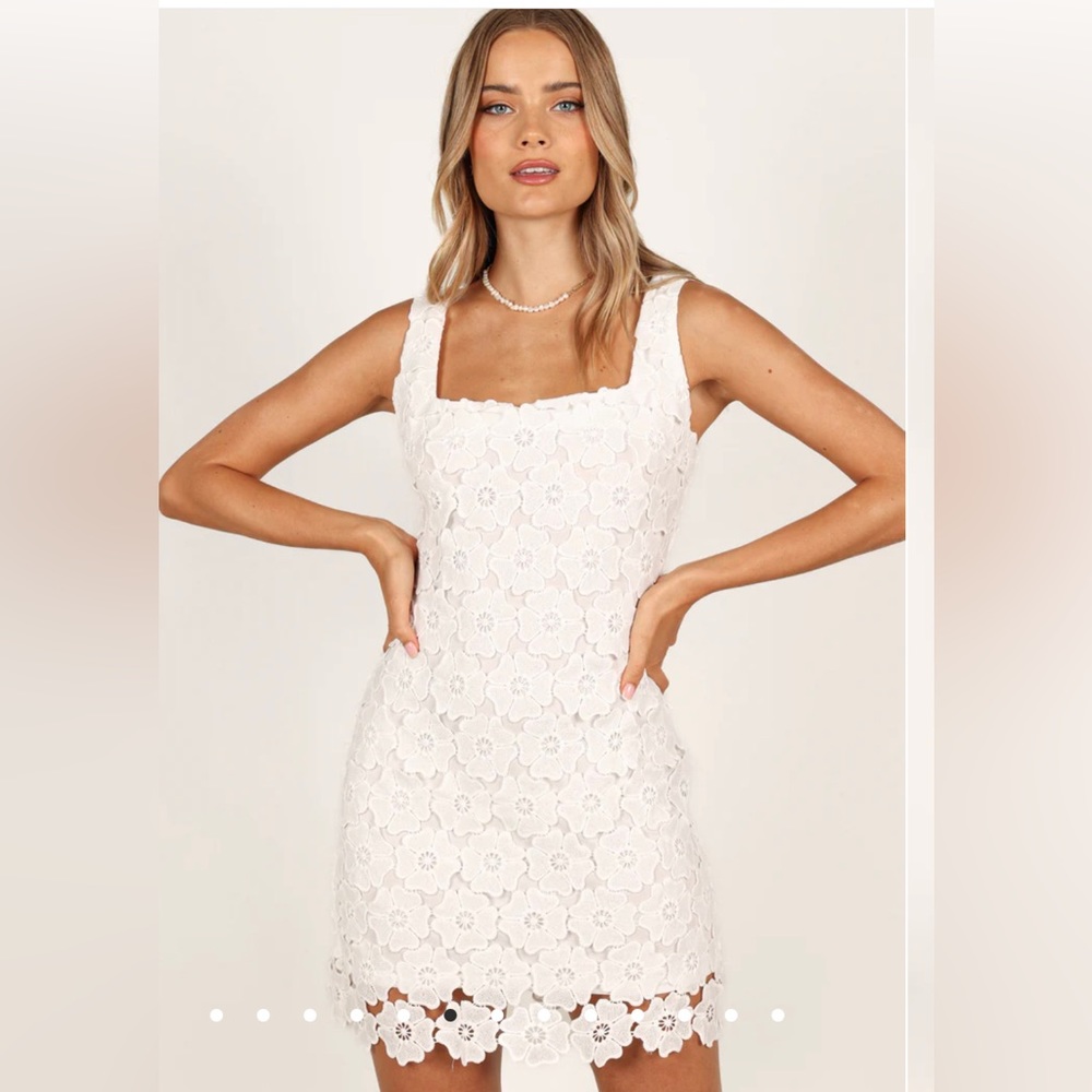 Adorable white flower dress perfect for wedding or summer! Never worn